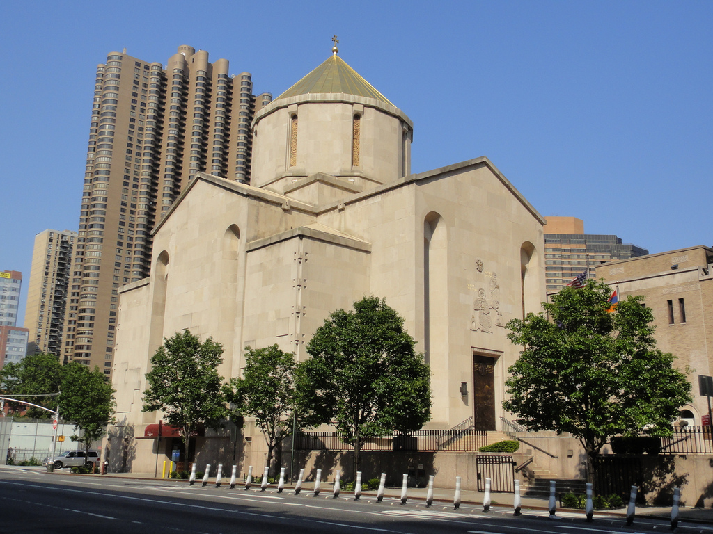 Кафедральный собор Св. Вардана (St. Vartan Cathedral) на Манхеттене, Нью-Йорк