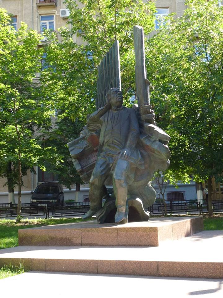 Памятник Араму Хачатуряну в Москве. Фото: khachaturyan.com