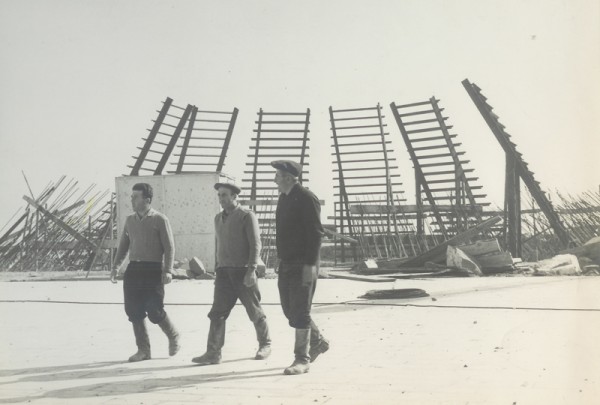 Начало строительства. Фото из национального архива Армении