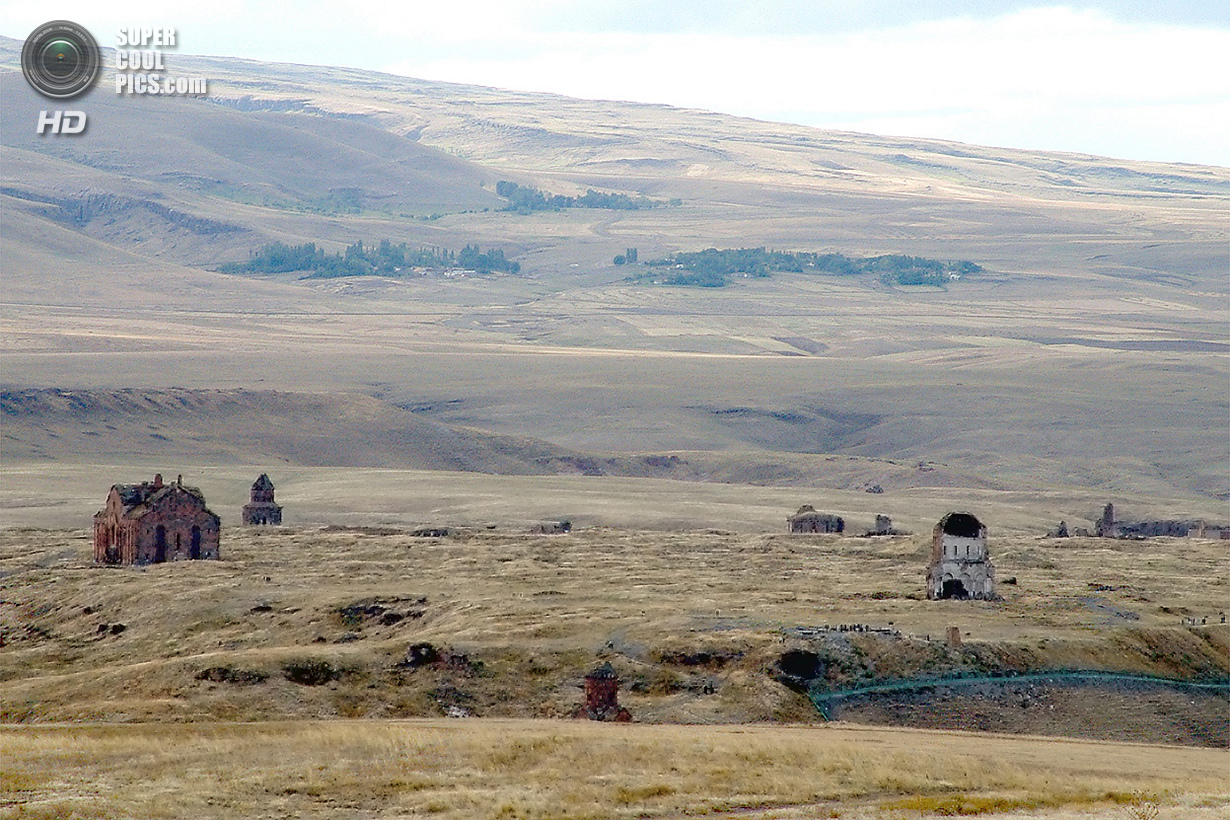 Вид на Ани со стороны армянской границы